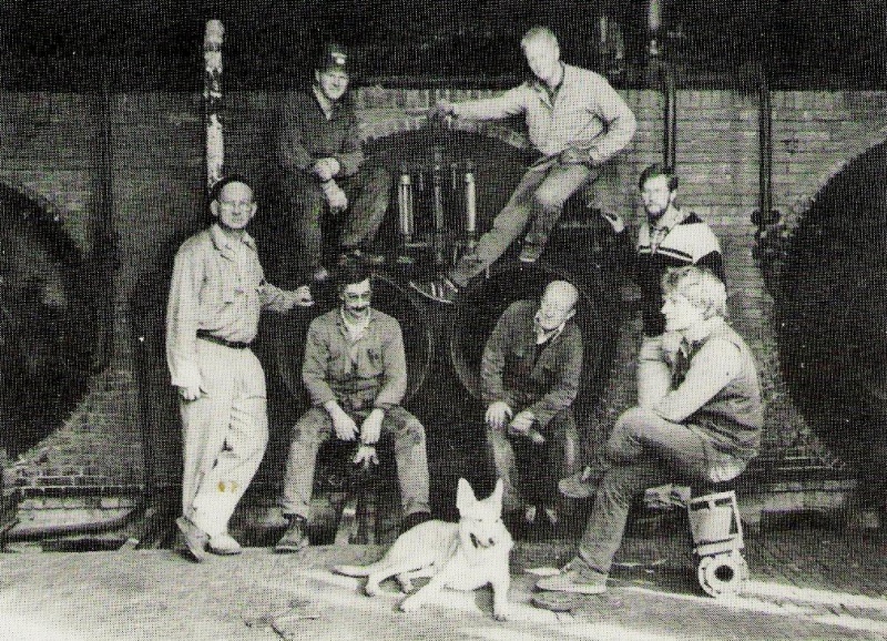 Bestand:Ketels 1986 met vrijwilligers.jpg